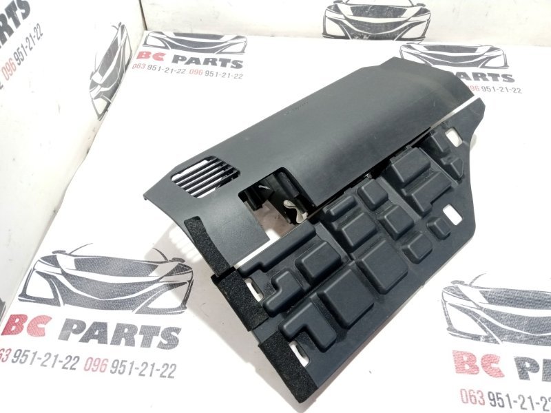 Подушка безопасности в колени правая Nissan Rogue t33 1.5