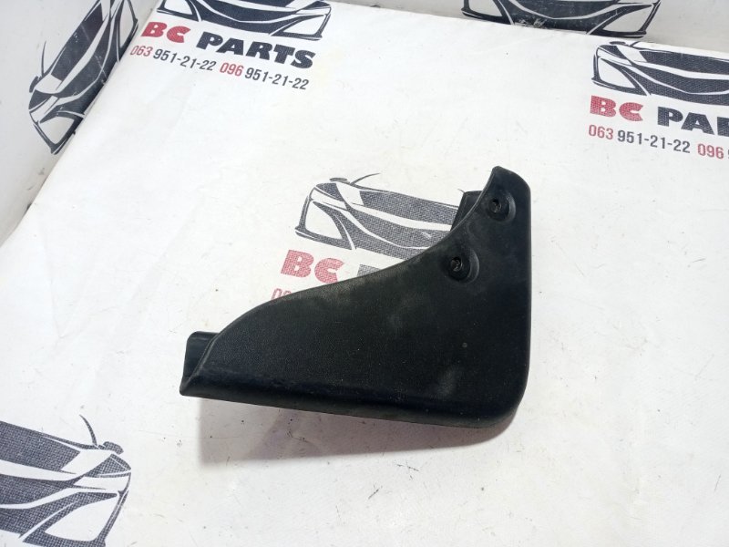 Брызговик задний левый Nissan Rogue t33 1.5