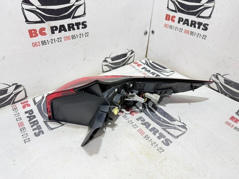 Фонарь наружный (в крыло) задний левый Rogue 2021 T33 2.5