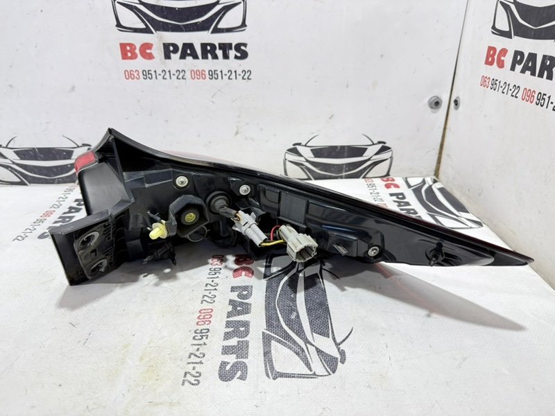 Фонарь наружный (в крыло) задний левый Rogue 2021 T33 2.5