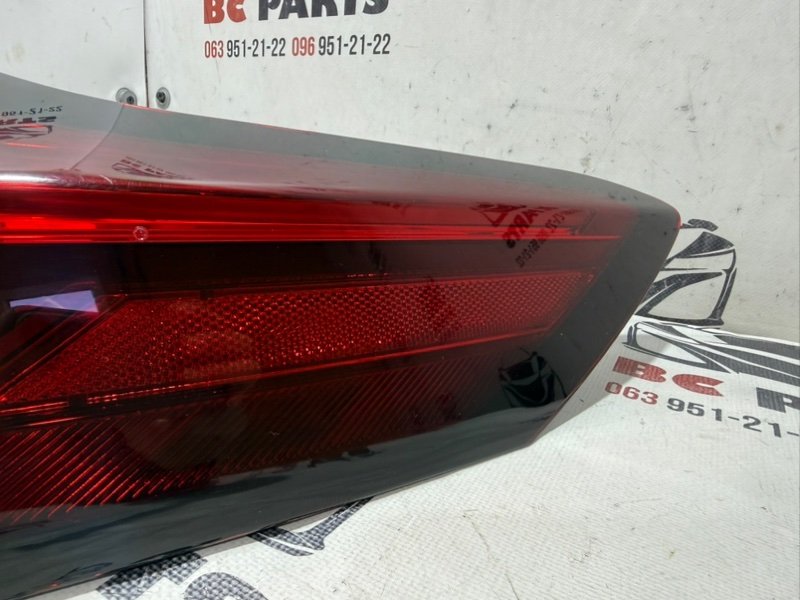 Фонарь наружный (в крыло) правый Rogue 2021 T33 2.5