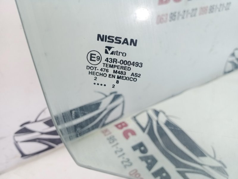 Стекло двери переднее правое Rogue 2022 t33 1.5