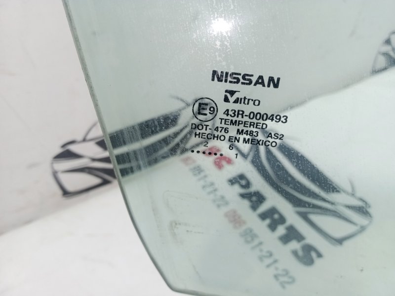 Стекло двери переднее правое Rogue 2021 T33 2.5