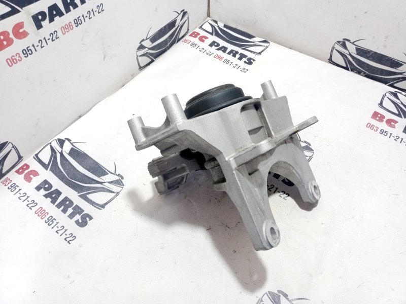 Подушка двигателя левая Rogue 2021 T33 2.5