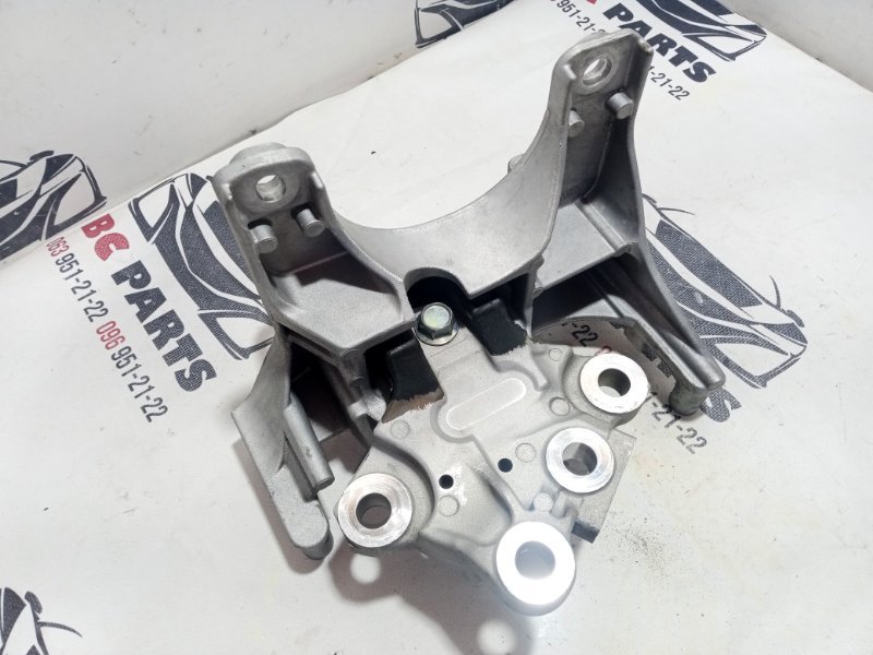 Подушка двигателя левая Rogue 2021 T33 2.5