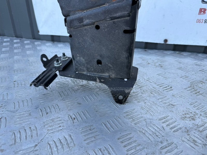 Усилитель бампера передний Nissan Rogue t33 1.5