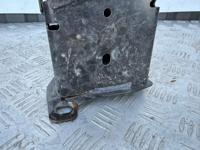 Усилитель бампера передний Rogue 2022 t33 1.5