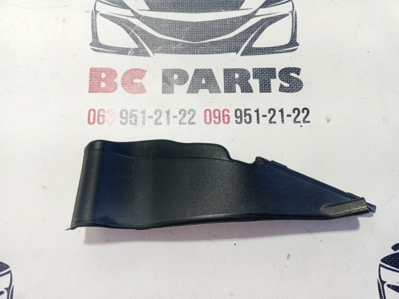 Уголок жабо правый Nissan Rogue 2021 T33 2.5 668946RA1A Б/У