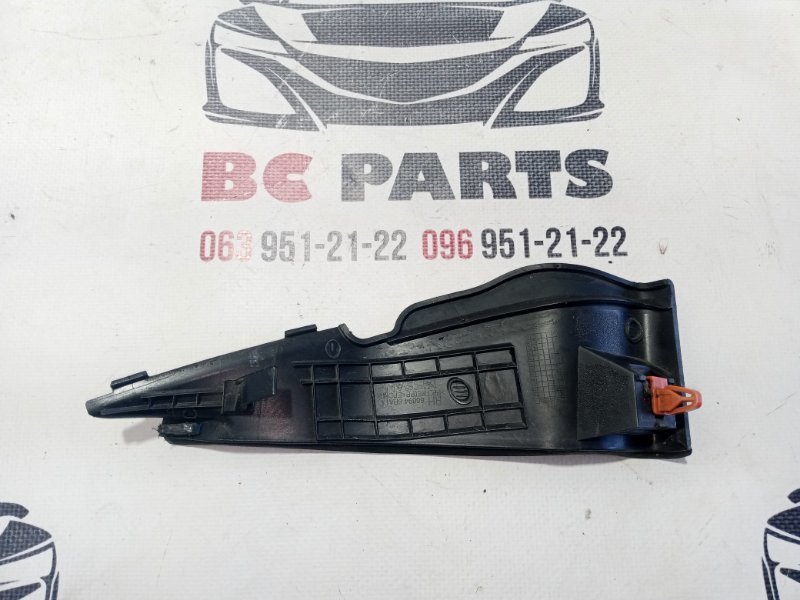 Уголок жабо правый Nissan Rogue T33 2.5