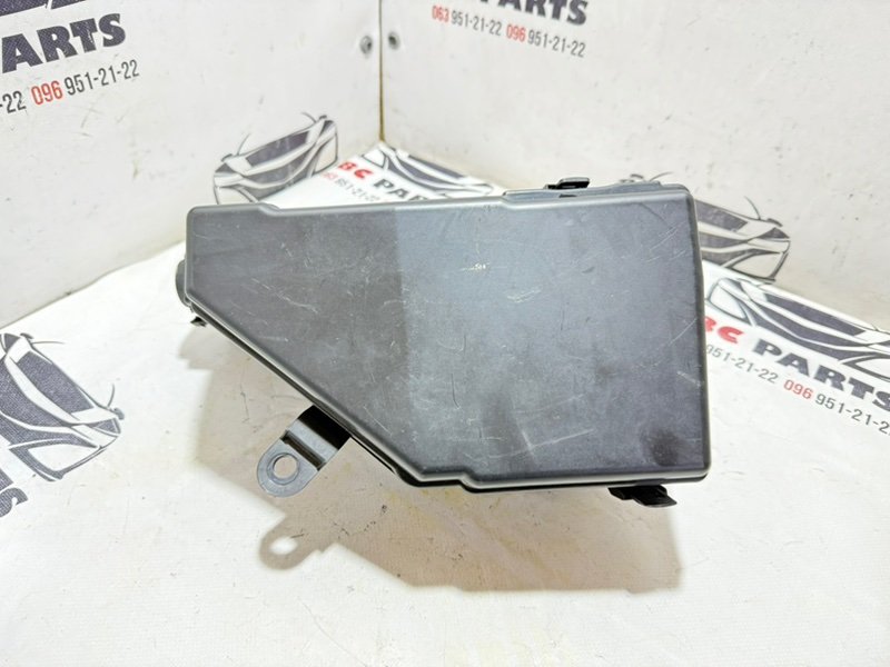 Корпус блока предохранителей Nissan Rogue 2021 T33 2.5 284B9-6RA0A Б/У
