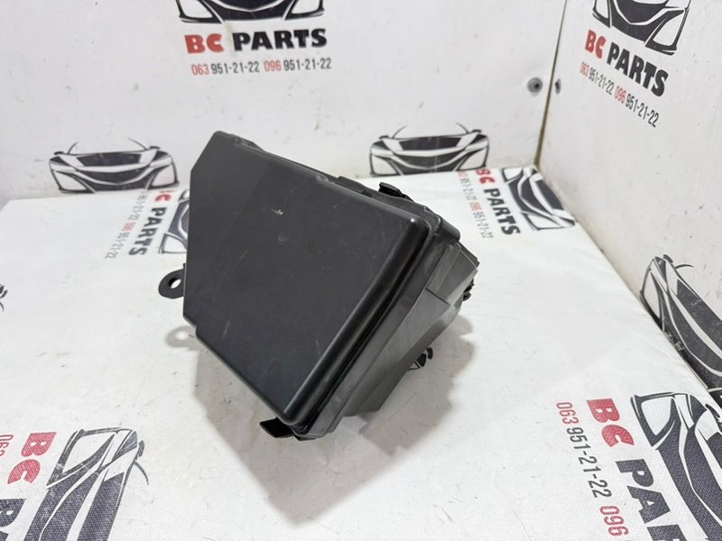 Корпус блока предохранителей Nissan Rogue T33 2.5