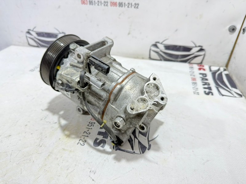 Компрессор кондиционера Nissan Rogue T33 2.5