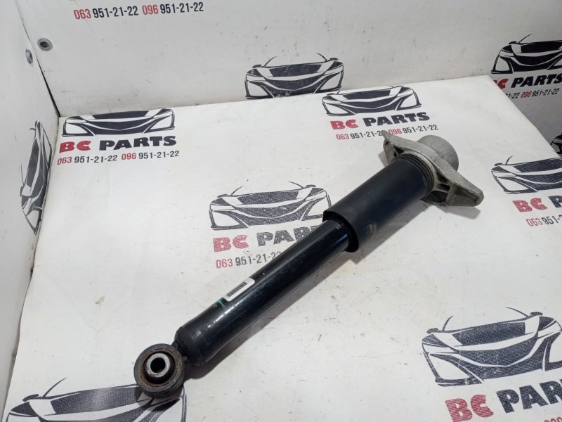 Амортизатор подвески задний Nissan Rogue t33 1.5