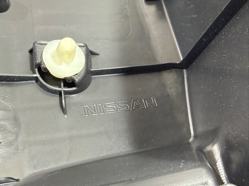 Накладка замка багажника Rogue 2021 T33 2.5