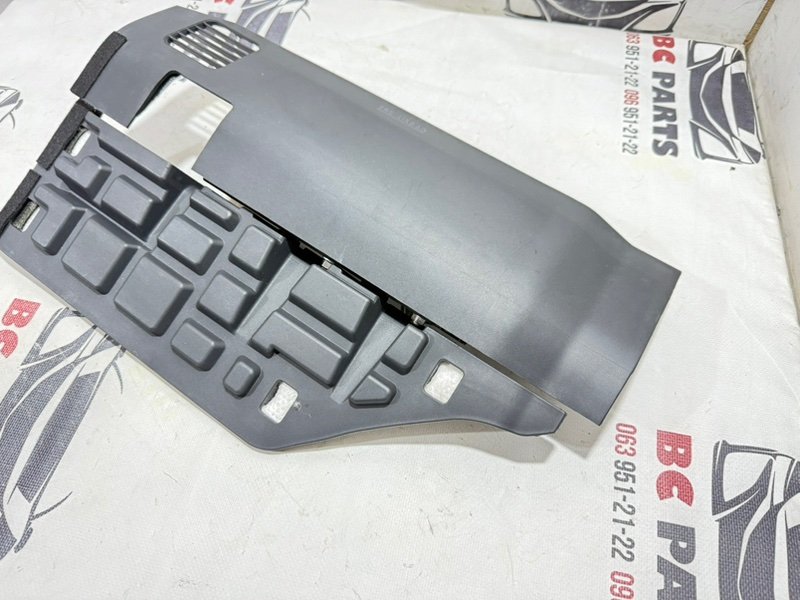 Подушка безопасности в колени правая Nissan Rogue T33 2.5