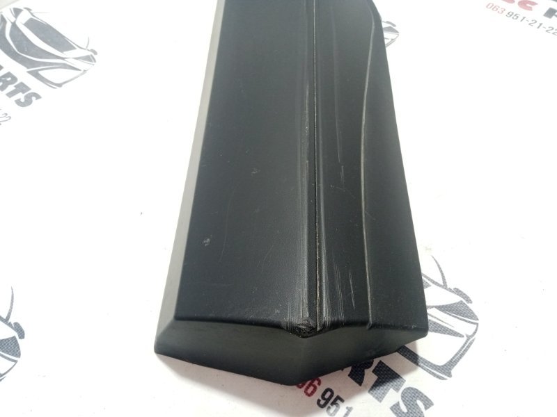 Накладка двери задняя правая Nissan Rogue t33 1.5