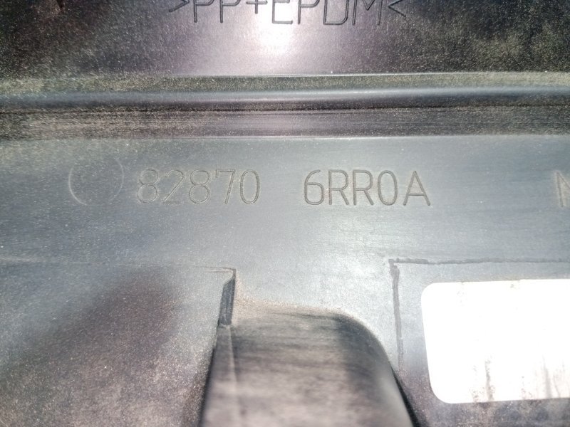 Накладка двери задняя правая Rogue 2022 t33 1.5