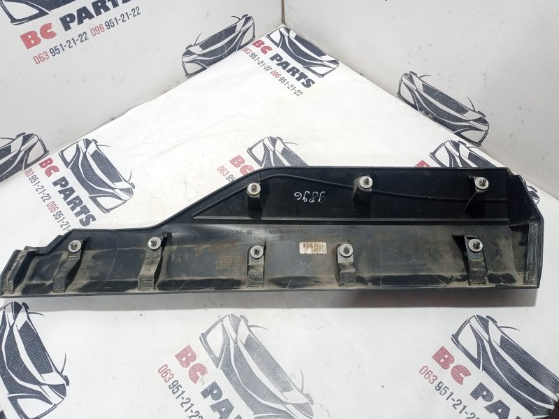 Накладка двери задняя левая Rogue 2022 t33 1.5