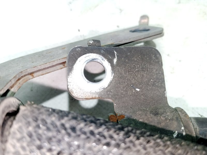 Трос стояночного тормоза правый Sportage 2017