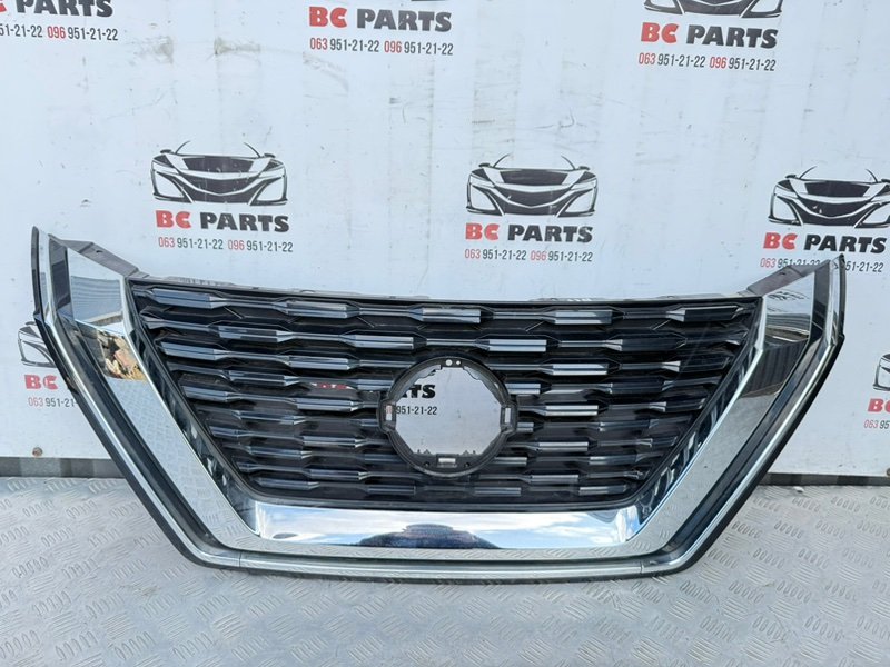 Решетка радиатора Nissan Rogue 2021 T33 2.5 62310-6RR0A Б/У