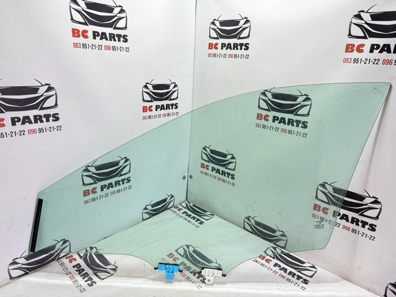 Стекло двери переднее правое Rogue 2021 T33 2.5