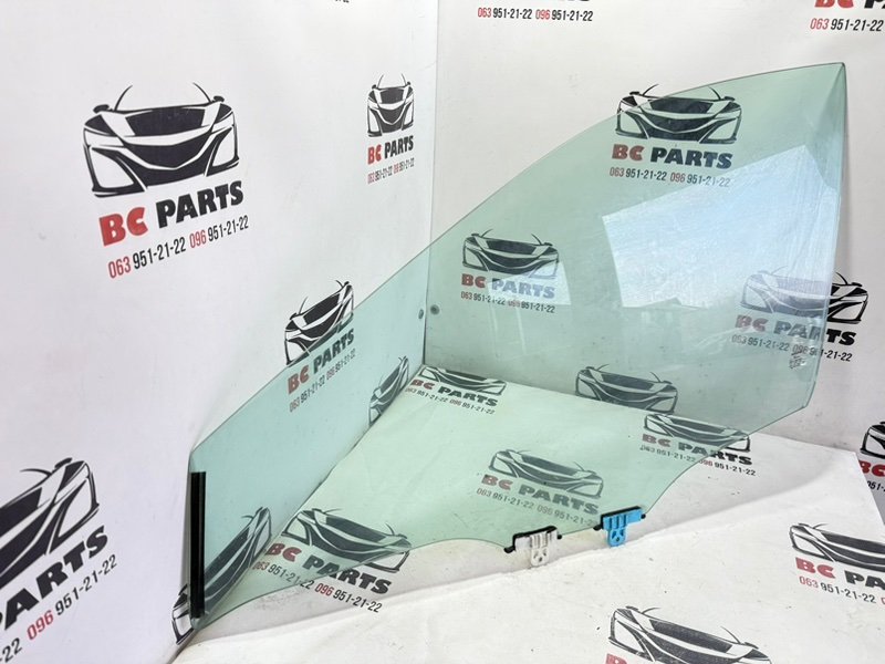 Стекло двери переднее левое Rogue 2021 T33 2.5