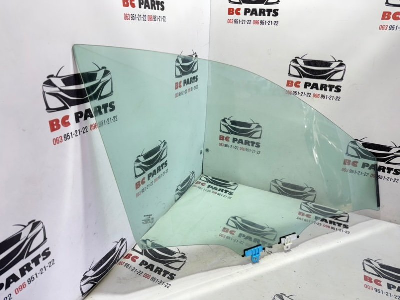 Стекло двери переднее левое Rogue 2021 T33 2.5