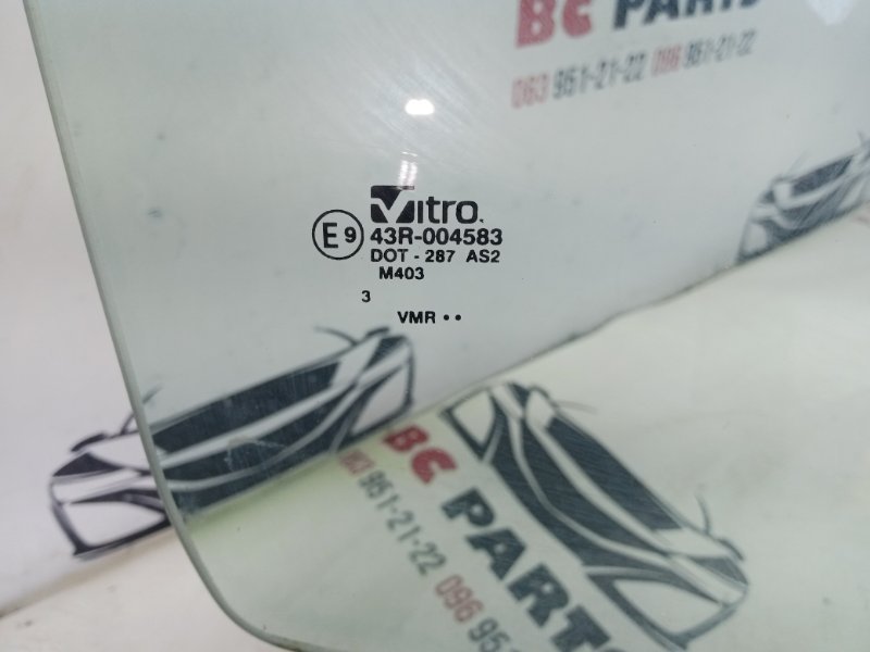 Стекло двери переднее правое Rogue 2023 T33 1.5