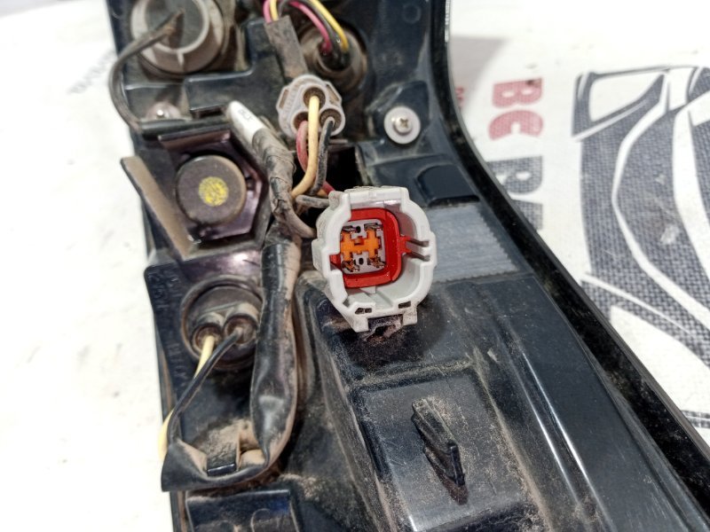 Фонарь наружный (в крыло) задний левый Rogue 2023 T33 1.5