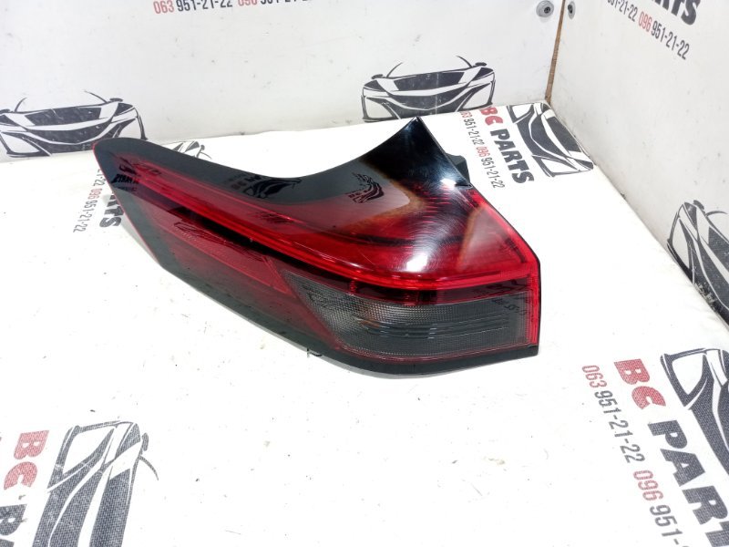 Фонарь наружный (в крыло) задний левый Rogue 2021 T33 2.5