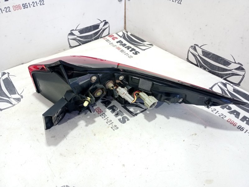 Фонарь наружный (в крыло) задний левый Rogue 2021 T33 2.5