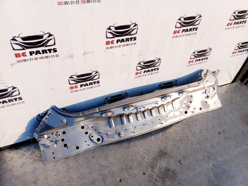 Задняя панель кузова задний Nissan Rogue T33 1.5