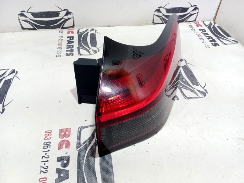 Фонарь наружный (в крыло) задний правый Nissan Rogue T33 2.5