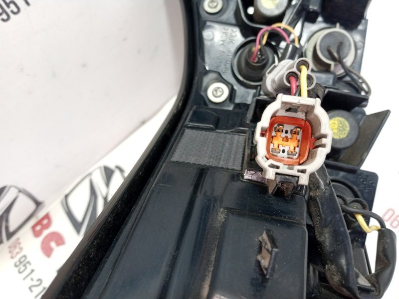 Фонарь наружный (в крыло) задний правый Rogue 2021 T33 2.5