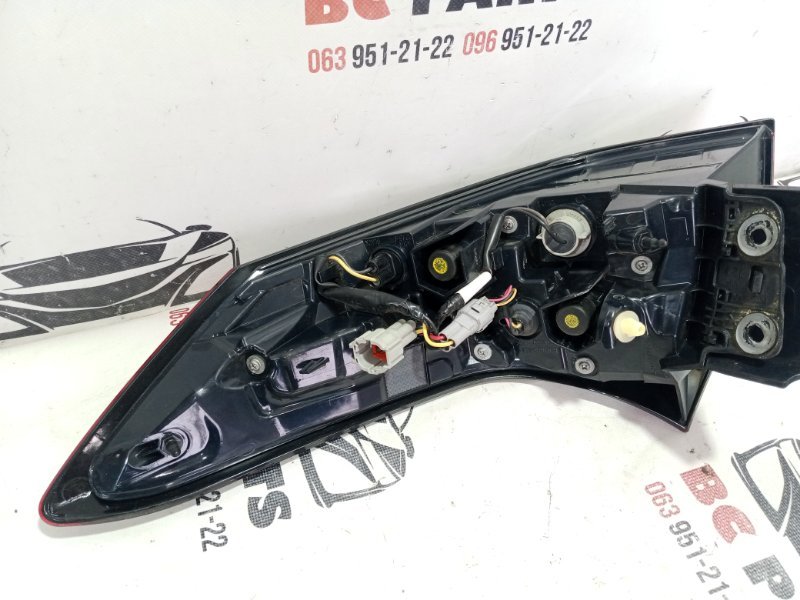 Фонарь наружный (в крыло) задний левый Rogue 2021 T33 2.5