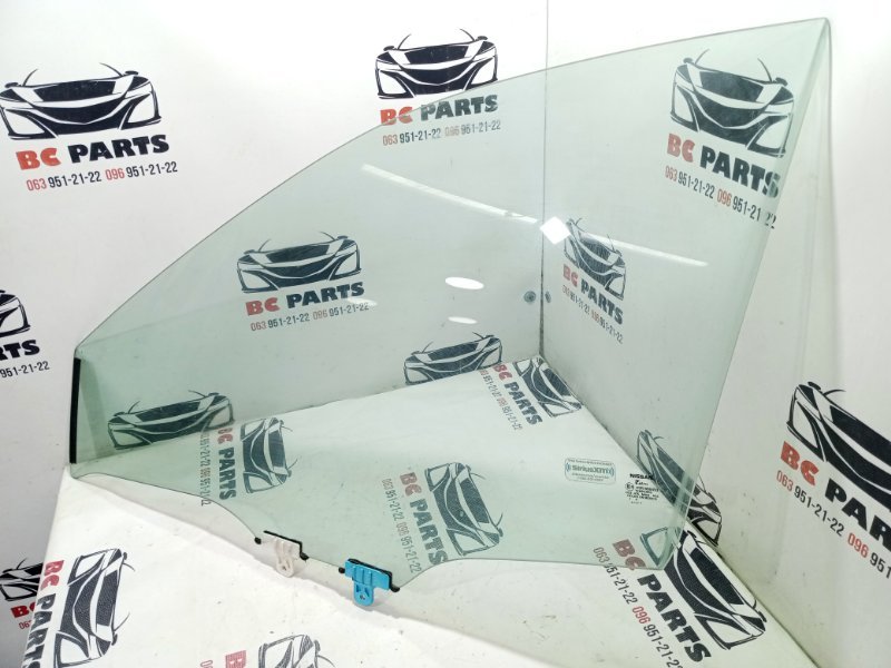 Стекло двери переднее левое Rogue 2021 T33 2.5