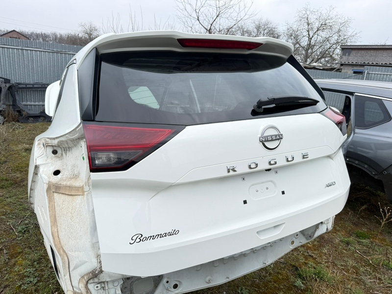 Крышка багажника Nissan Rogue T33 1.5