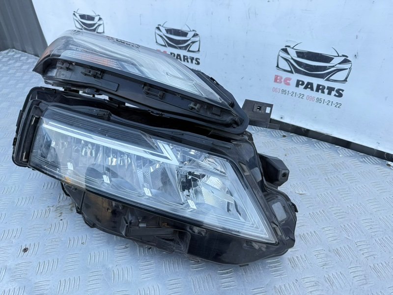 Фара Led передняя правая Nissan Rogue T33 2.5