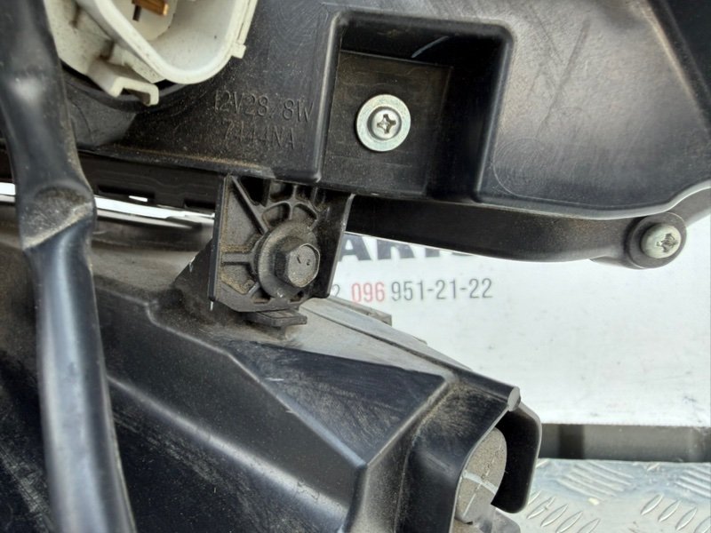 Фара Led передняя правая Rogue 2021 T33 2.5