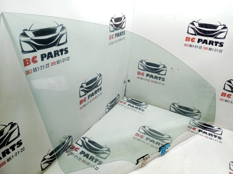 Стекло двери переднее правое Nissan Rogue T33 1.5