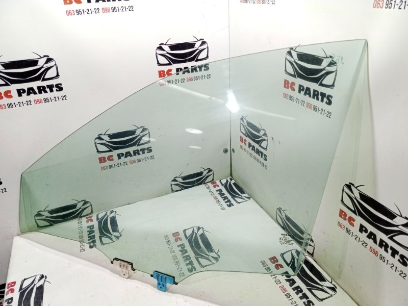 Стекло двери переднее левое Rogue 2022 t33 1.5