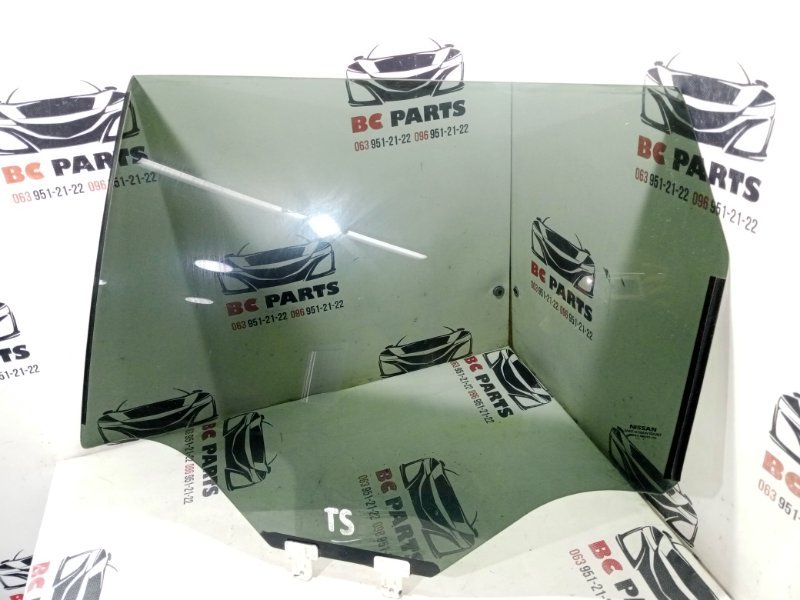 Стекло двери заднее левое Rogue 2021 T33 2.5