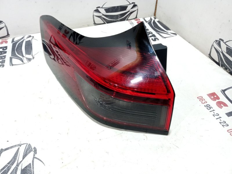 Фонарь наружный (в крыло) задний левый Rogue 2021 T33 2.5