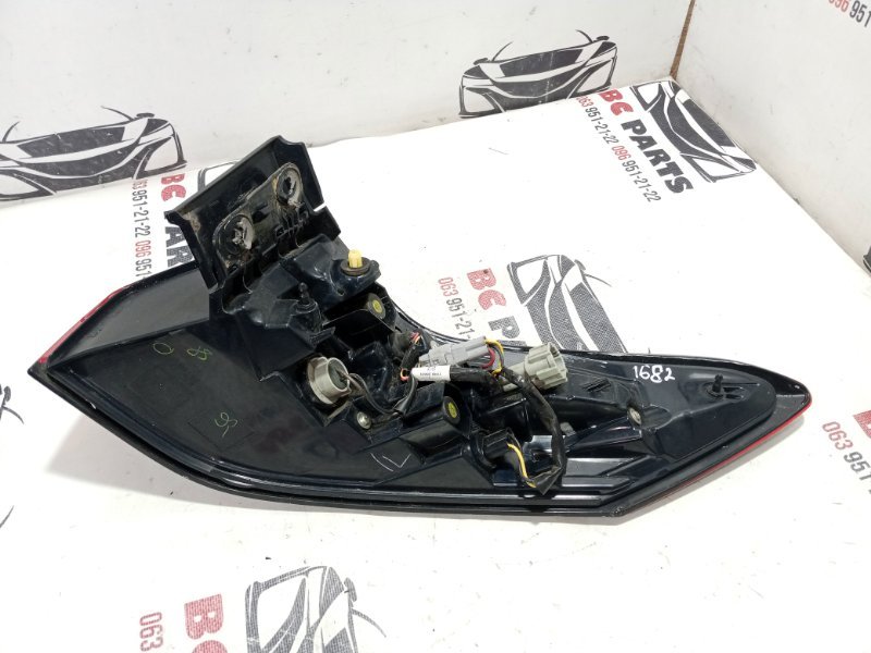 Фонарь наружный (в крыло) задний левый Rogue 2021 T33 2.5