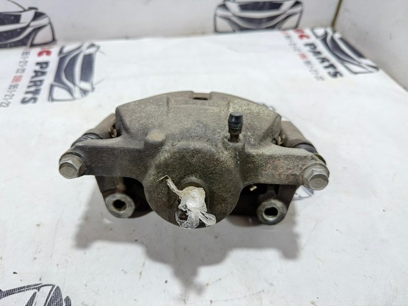 Суппорт тормозной передний правый Rogue 2019 T32 QR25 2.5