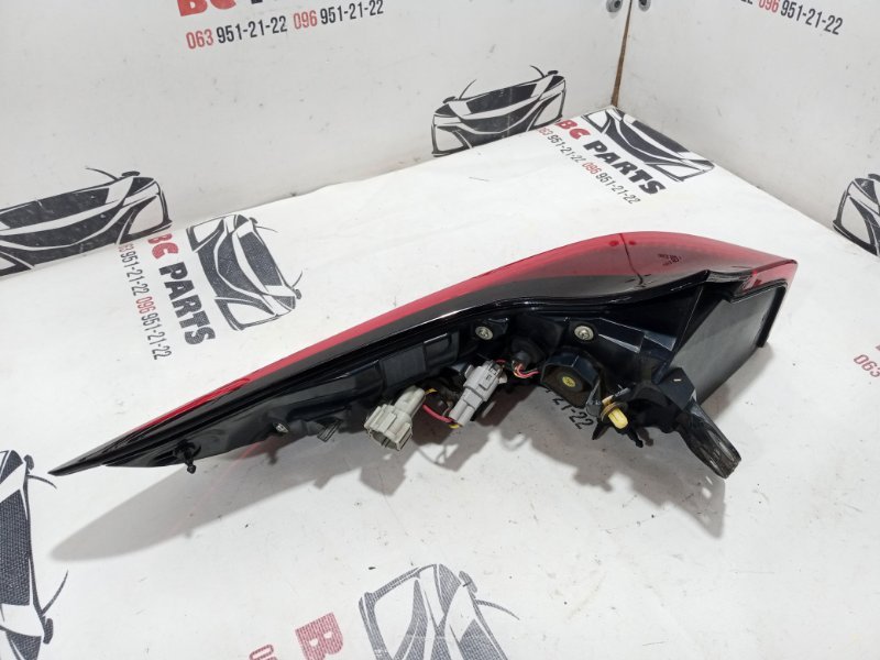 Фонарь наружный (в крыло) задний правый Rogue 2021 T33 2.5