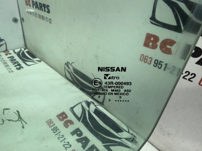 Стекло двери переднее левое Nissan Rogue T33 1.5