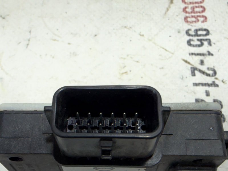 Датчик слепых зон задний Rogue 2024 T33 1.5