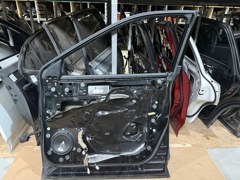 Дверь боковая передняя правая Rogue 2021 T33 2.5