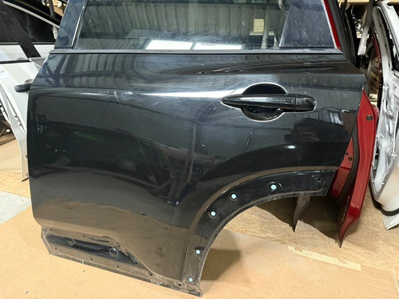 Дверь боковая задняя левая Nissan Rogue T33 2.5